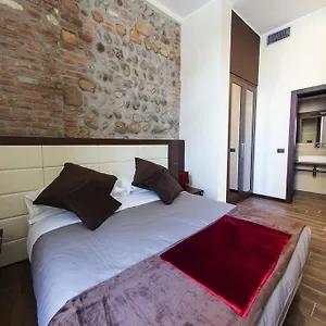 Arena Luxury 2*, Verona Italy